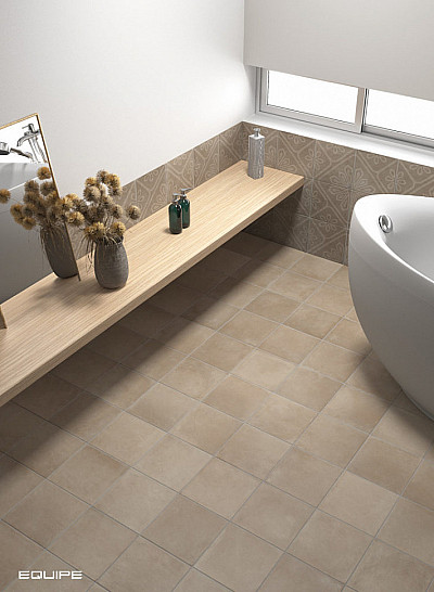 EQUIPE_ARES_TAUPE_DECOR_TAUPE_20X20CM_2-1-751x1024