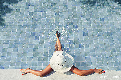 31568-Spa-Pools-Sky-Blue-15x15-amb-1